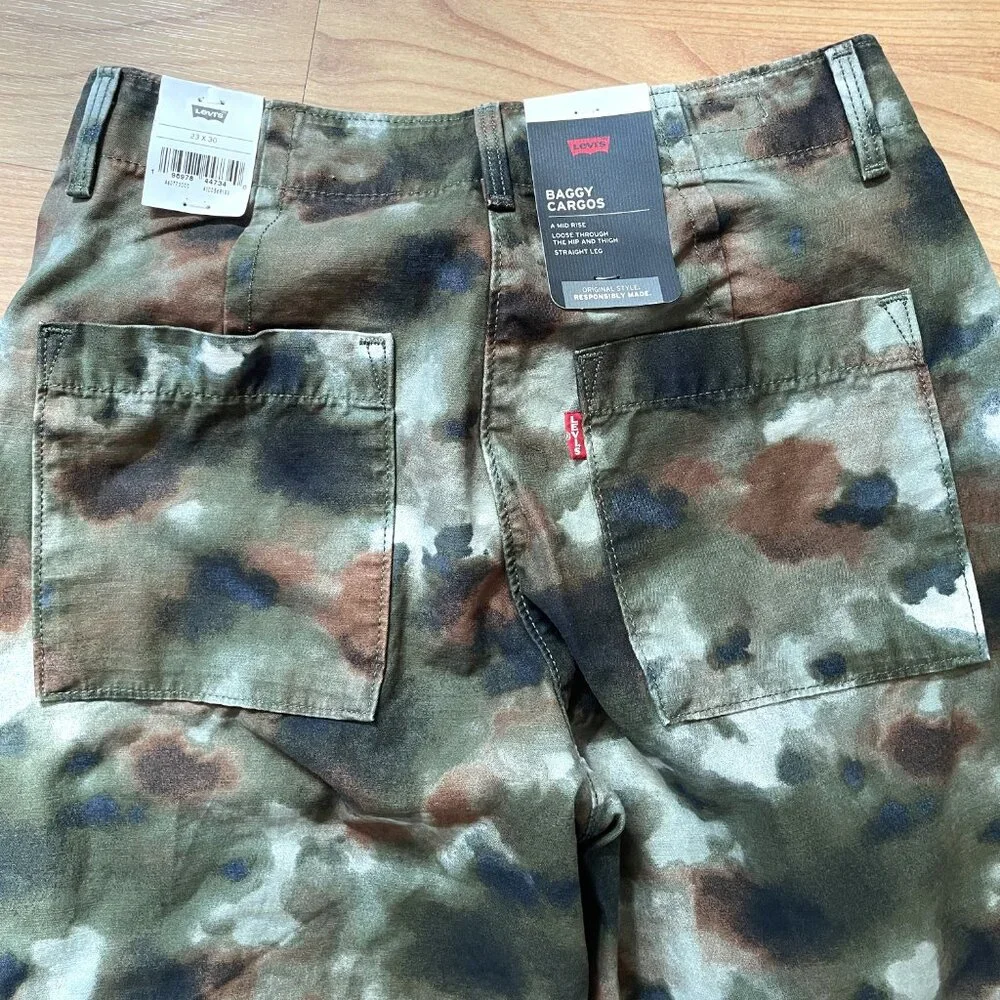 Firm. Levi Strauss / Levi's SIZE 23 X 30 Moss Green Camo Womens Cargo Pants 2023 - Picture 11 of 14